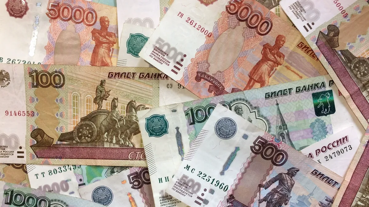 Алиментщик на СВО: удерживают ли алименты со 195 тысяч рублей тех, кто мобилизован на военную операцию на Донбасс