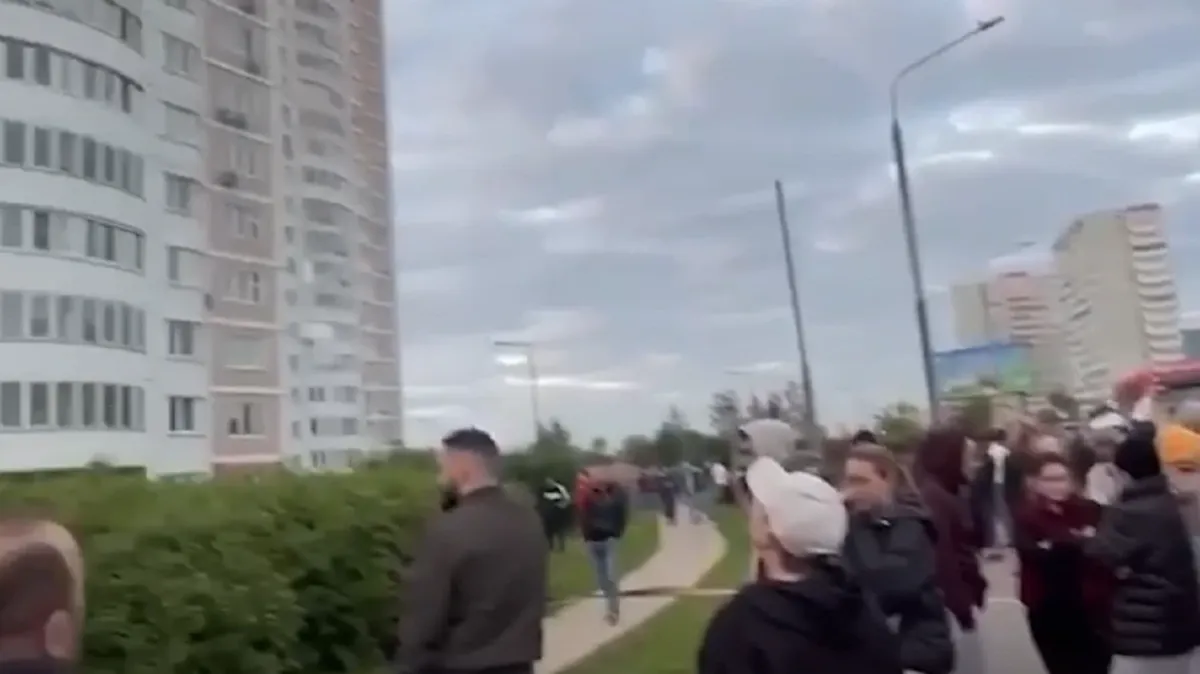 «Влетел в квартиру на 14-м этаже» Москву атаковали беспилотники – восемь дронов сбито, три человека ранены – что происходит в столице