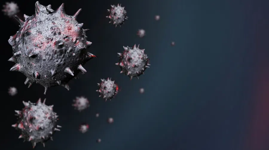 Новый штамм "омикрон" опасен для вакцинированных против коронавируса, предупредили биологи
