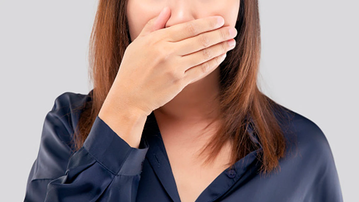 Белые волосатые пятна во рту могут сигнализировать о ЗППП - волосатая лейкоплакия полости рта