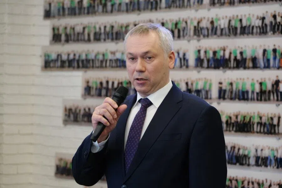 Массовый карантин в школах Новосибирской области из-за коронавируса объявил губернатор Андрей Травников с 31 января 2022