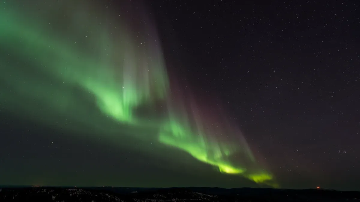 Множественные магнитные бури способны вызвать на Земле  полярные сияния. Фото: pxhere.com