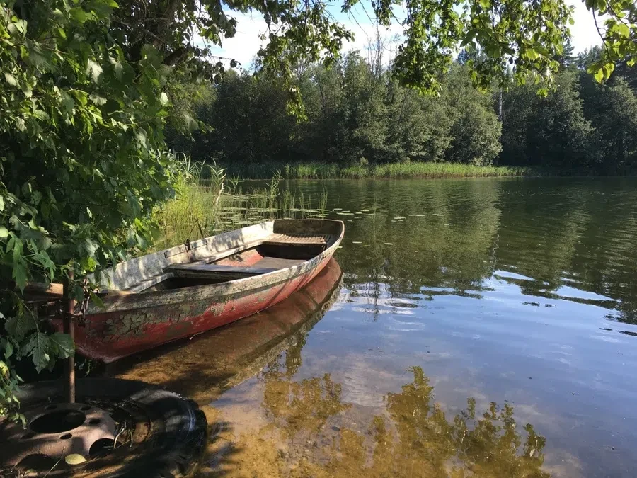 река, лодка