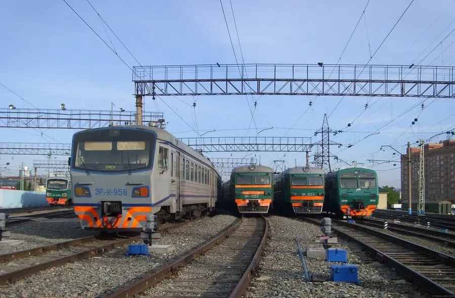 В Новосибирске 15-летний школьник попал под поезд и чудом остался жив