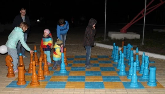 В шахматы играли целыми семьями В шахматы играли целыми семьями