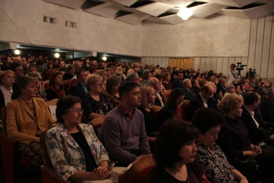 На собрание пришли более 500 человек