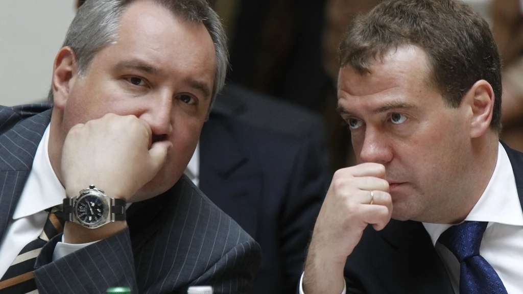 Медведев назвал врагов России «ублюдками и выродками» - «Они хотят смерти нам, России. И пока я жив, я буду делать всё, чтобы они исчезли» 