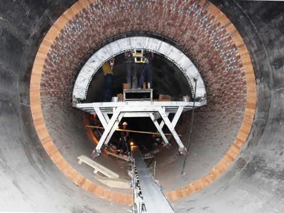 Укладка бронефутеровки печи Укладка бронефутеровки печи