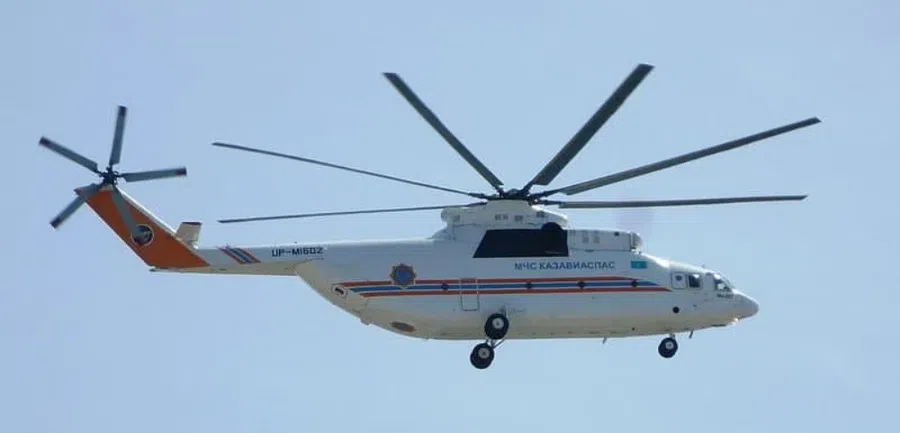 За пропавшими два дня назад рыбаками в Каспийском море отправили вертолет. Они уплыли на резиновой лодке