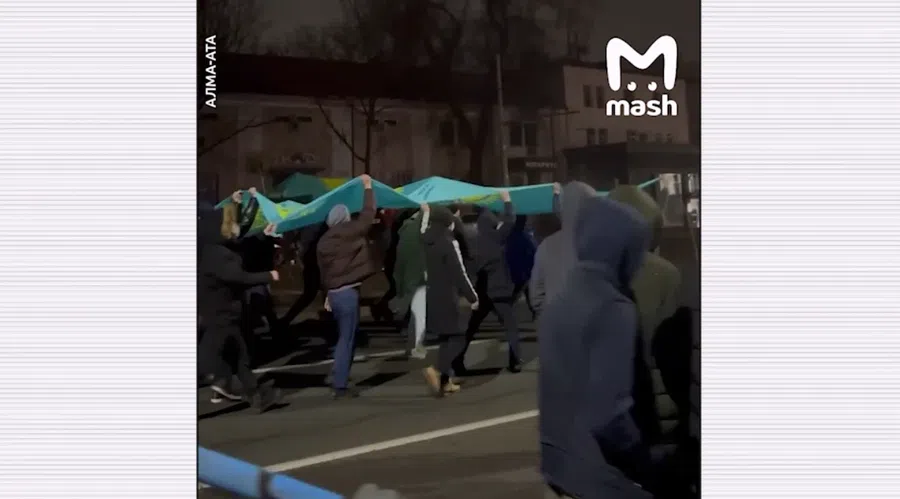 В Казахстане нашли двух обезглавленных силовиков. Протестующие отсекли им головы из-за взлетевшей цены на газ