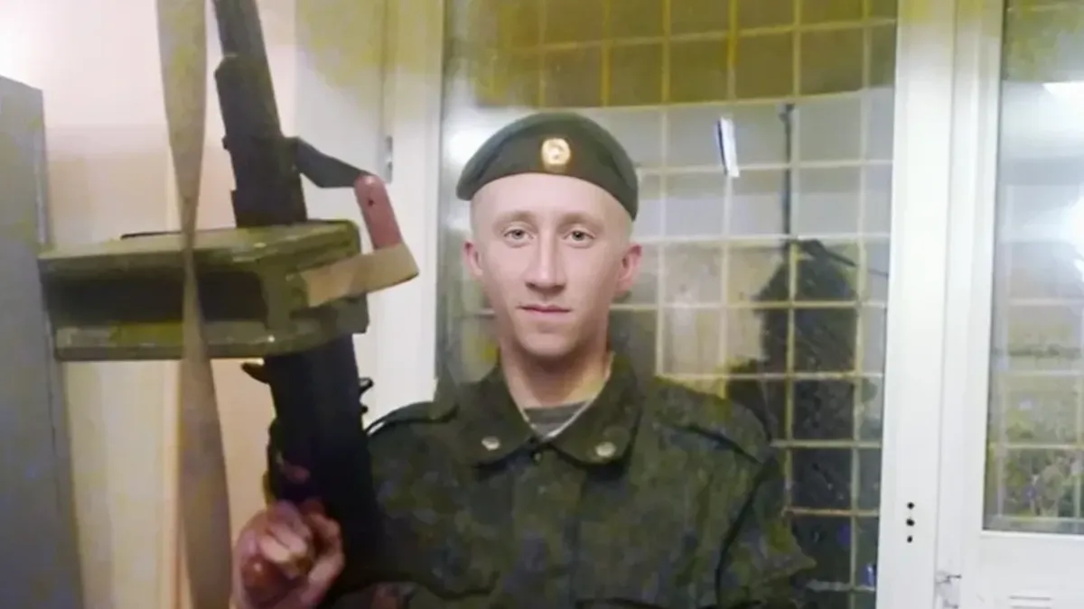 В военном городке Екатеринбурга погиб 27-летний мобилизованный Максим Родионов. Резервист не успел попасть в зону СВО