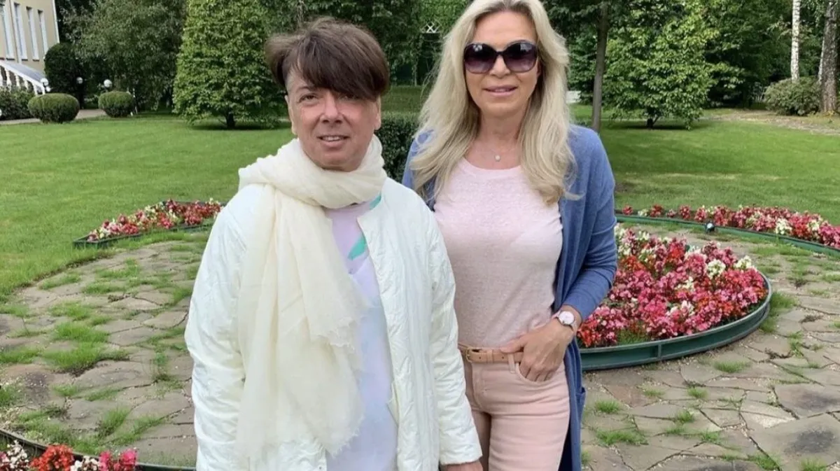 Валентин Юдашкин с женой. Фото: Instagram* принадлежит Meta, которая признана экстремистской и запрещена в РФ