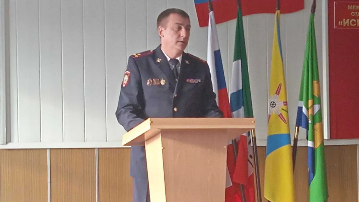 Глава Искитима Сергей Завражин вручил награды сотрудникам полиции в честь праздника