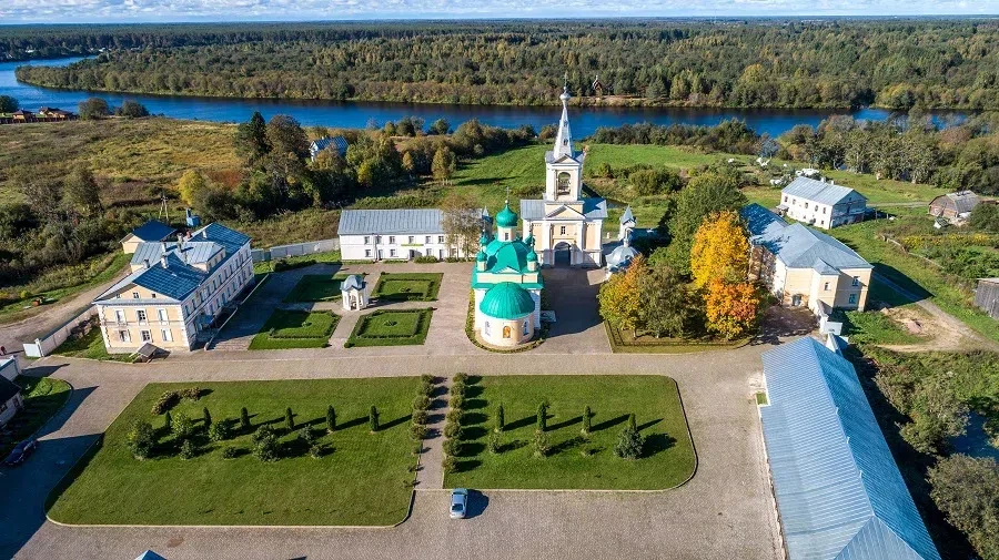С праздником!