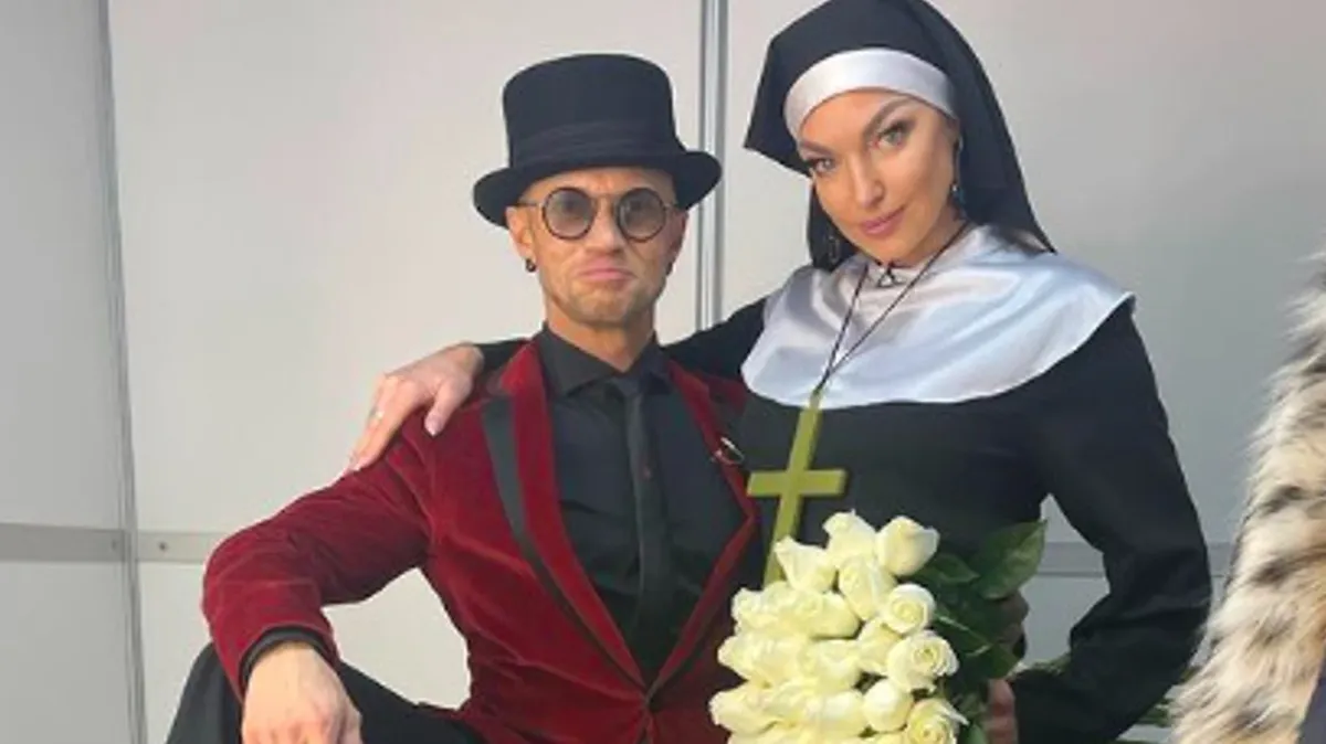 Волочкова надела костюм монашки и заявила, что «уйдет в монастырь». Россияне посоветовали ей «надеть трусы и снять крест»