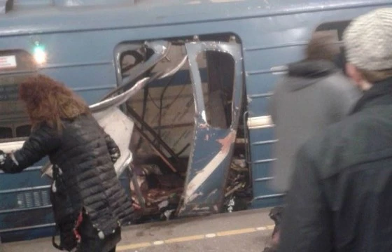 На месте взрыва в питерском метро 3 апреля На месте взрыва в питерском метро 3 апреля