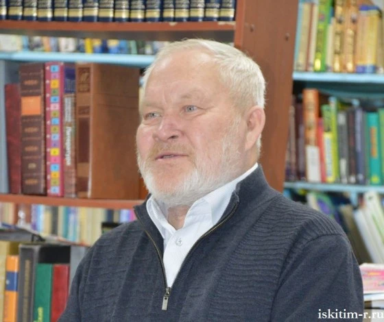 Известный писатель