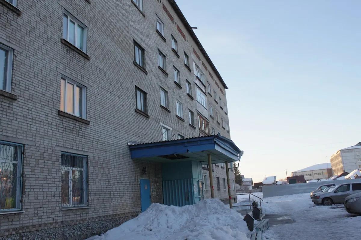 Дешевые комнаты в общежитии искитима. Литейная 3 искитим. Литейная 1а искитим. Искитим ул литейная. Станционная 1а искитим.