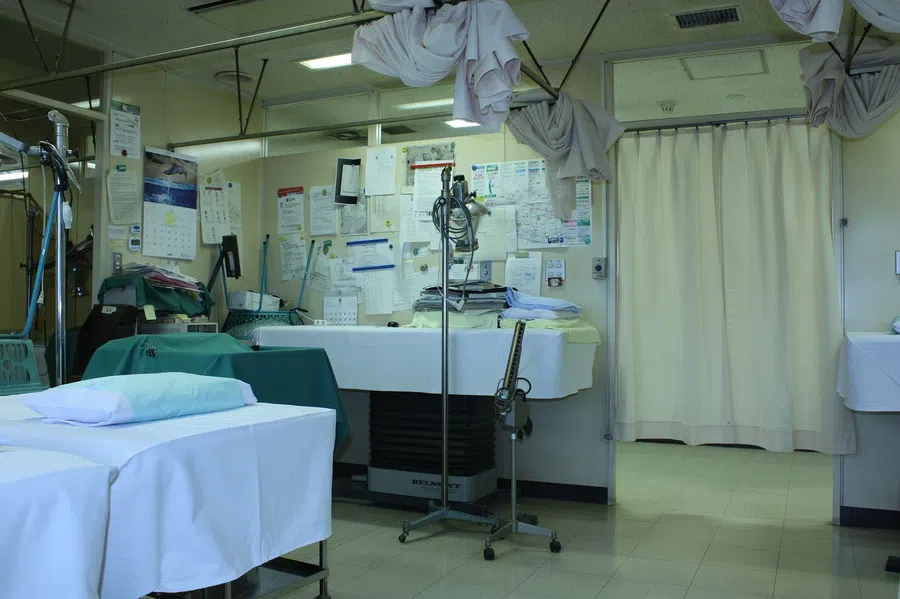 Аховая ситуация в ковидном госпитале Искитима - ни горячей воды, ни лечения