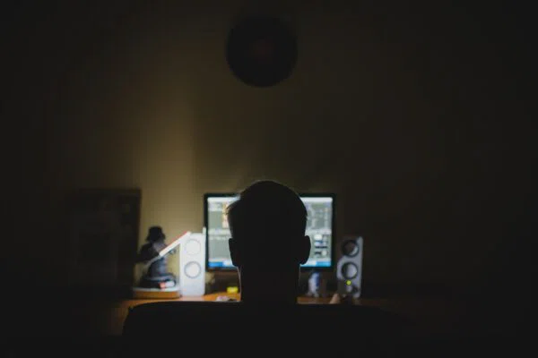 Боты предлагают быстрый заработок школьникам