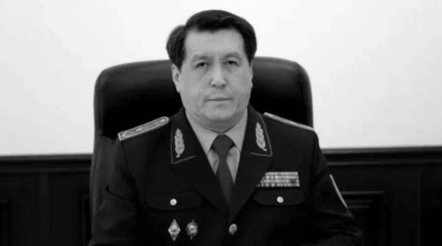 В Казахстане трое высокопоставленных полицейских умерли за минувшие сутки: Один наложил на себя руки, другой скончался от инфаркта
