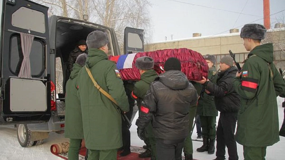 На Урале похоронили погибшего на СВО бойца ЧВК «Вагнер» Сергея Молодцова, который ранее жестоко убил свою мать 