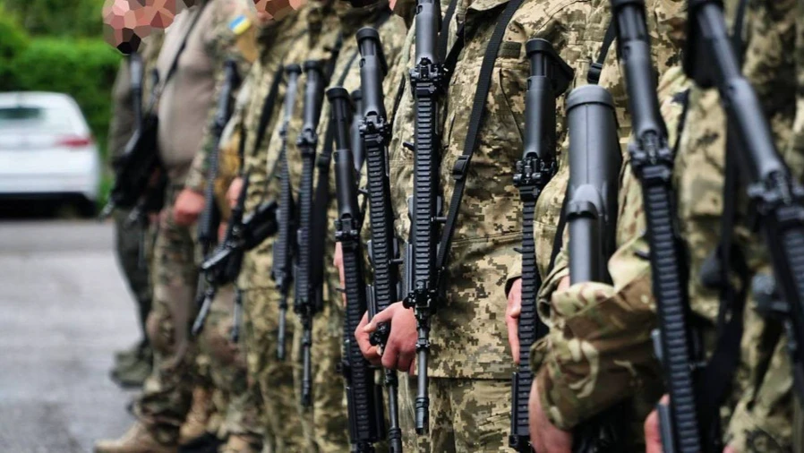 Для чего на Украине собрали новый нацистский батальон «Азов»* и кто им командует. Фото: t.me / azovsof