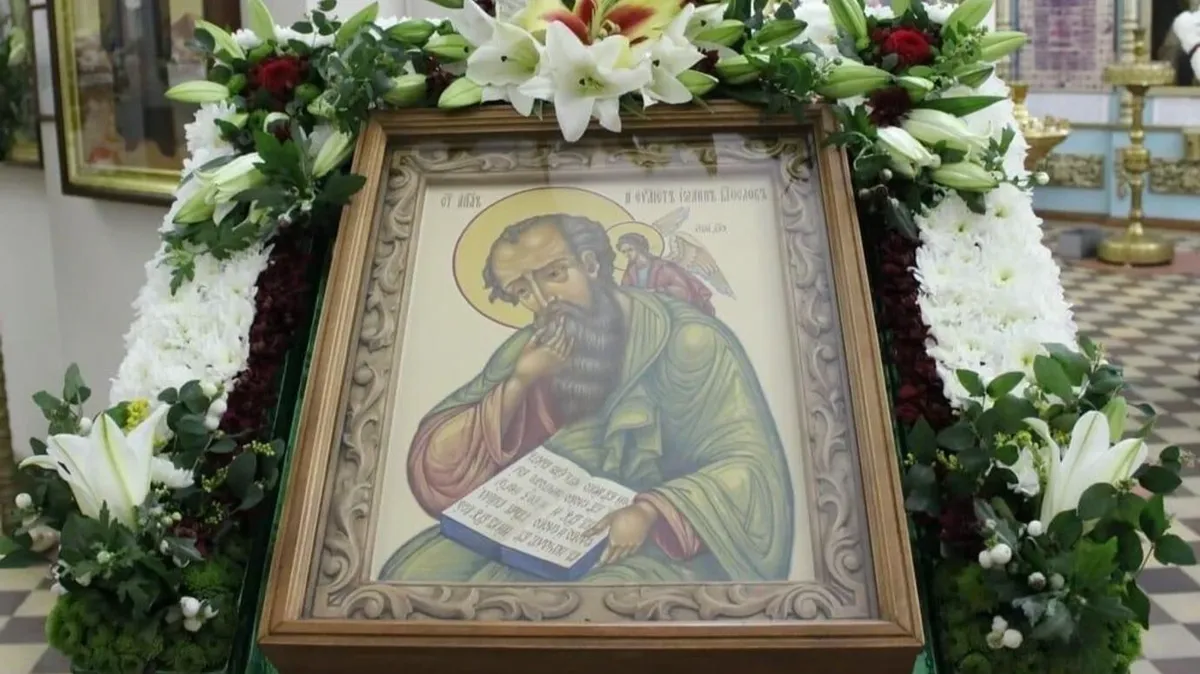 Апостола нередко изображают с ангелом у плеча. Фото: vposad.ru