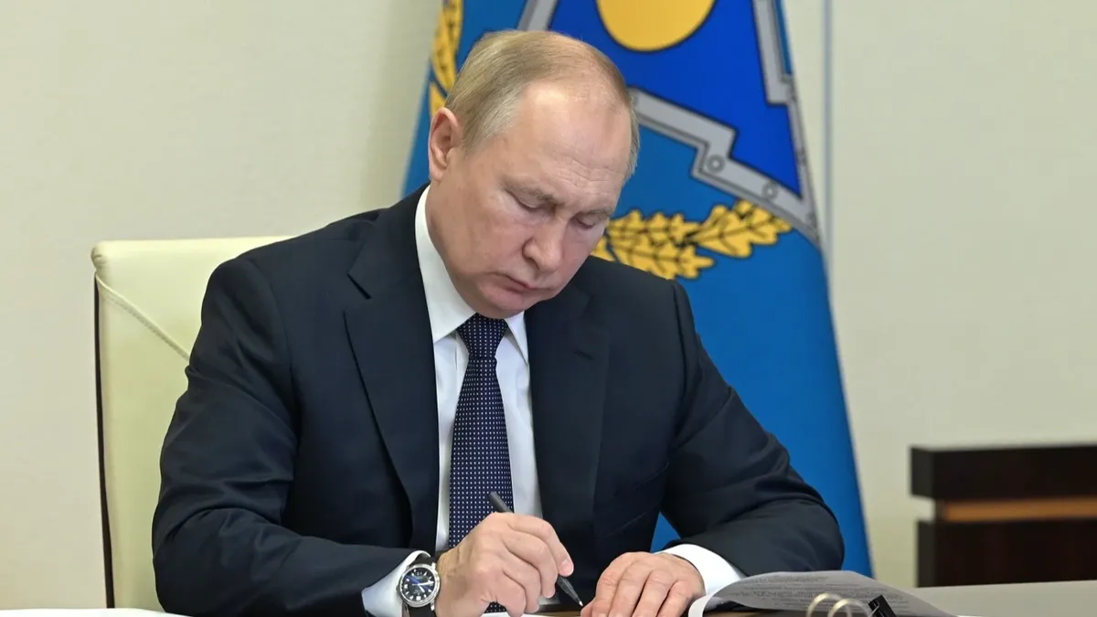 Путин обязал «недружественные страны» оплачивать российский газ рублями. Фото: Кремлин.ру