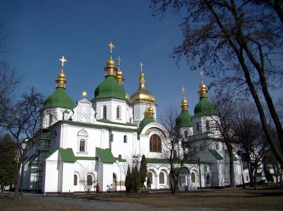 Запрещает ли церковь 5 марта работать, убираться дома, посещать кладбище, шить и вязать в день памяти святого князя Ярослава Мудрого?