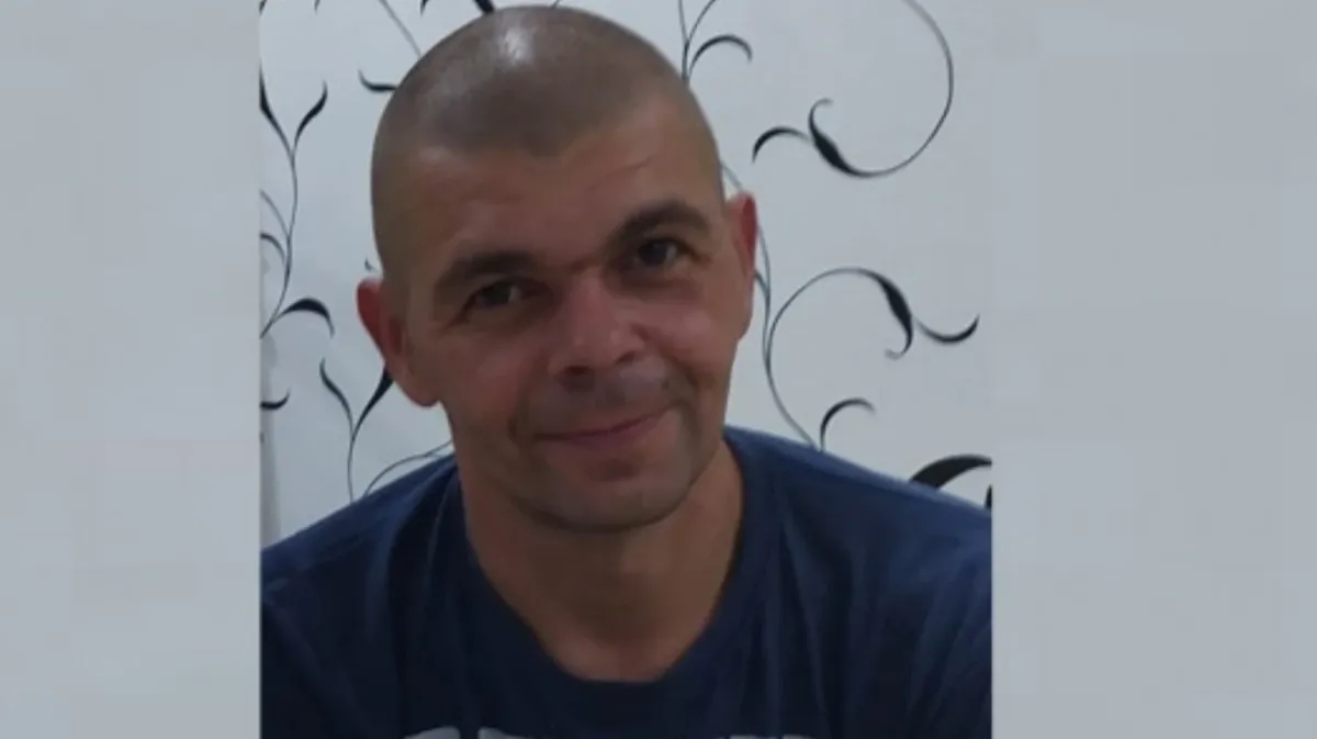 39-летний контрактник из Бердска Андрей Степанов погиб на Украине. Контракт заключал со словами: «Лучше я пойду, чем мои сыновья…»