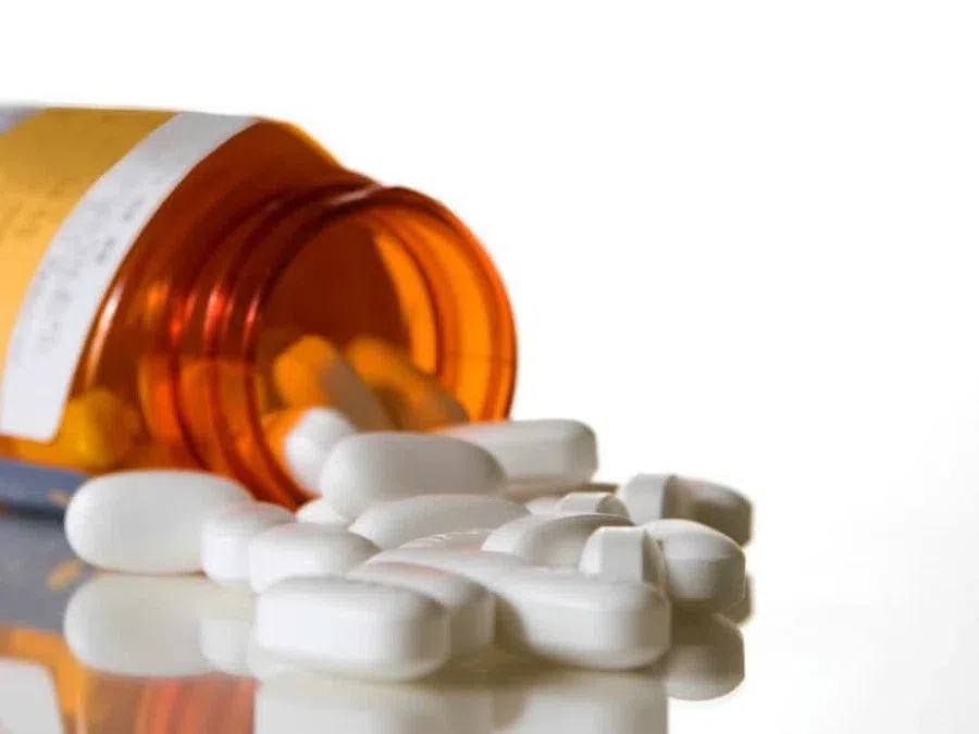 Минздрав признал проблему с доставкой лекарств: запас медикаментов существует на складах России
