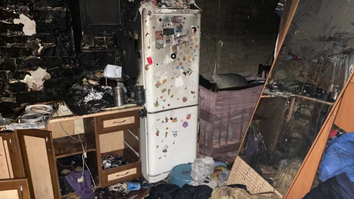 В Омске из-за электроплиты при пожаре погибли ребенок и родители