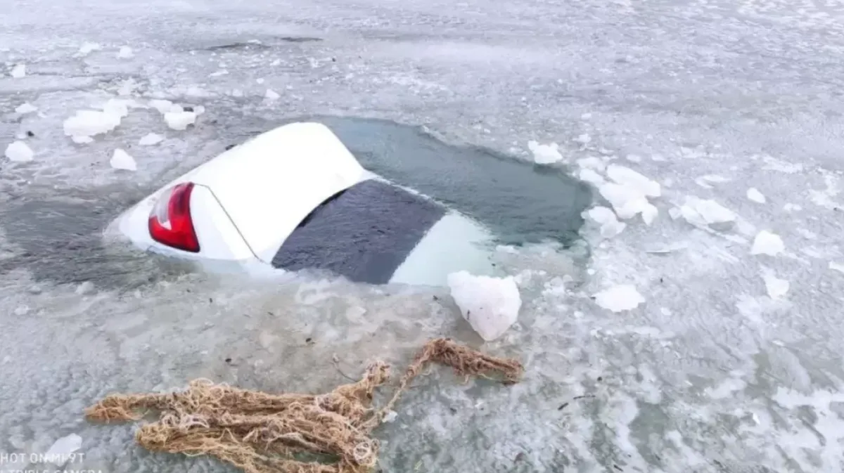 Сибирячка погибла на романтическом свидании, утонув вместе с провалившейся под лед машиной