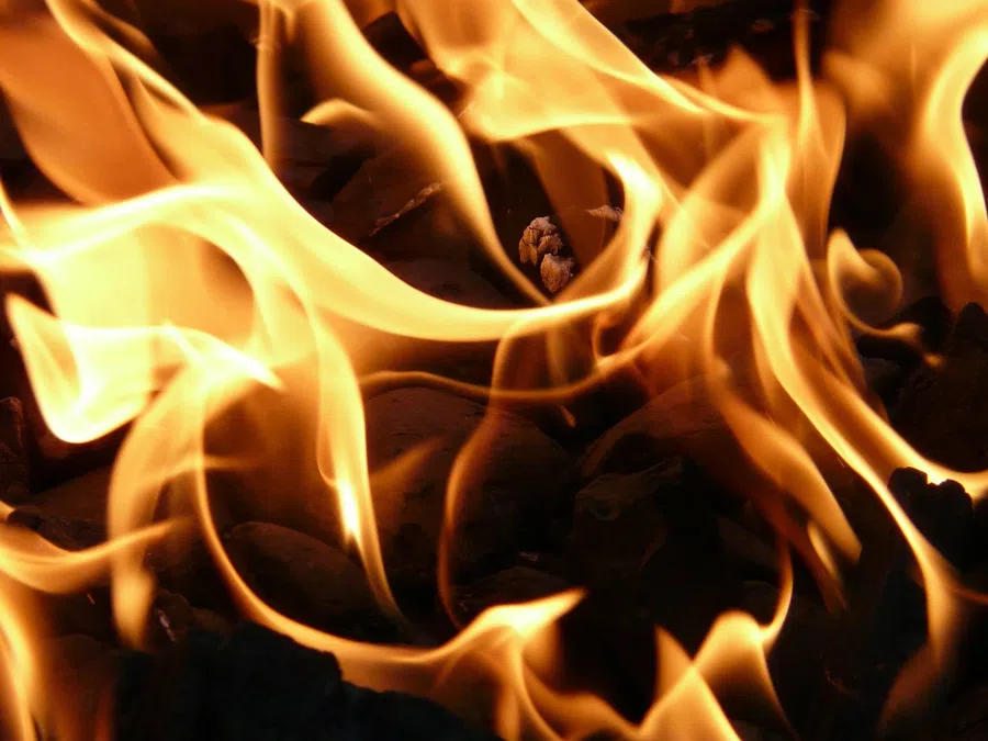 В Красноярском крае в пожаре сгорели двое маленьких детей