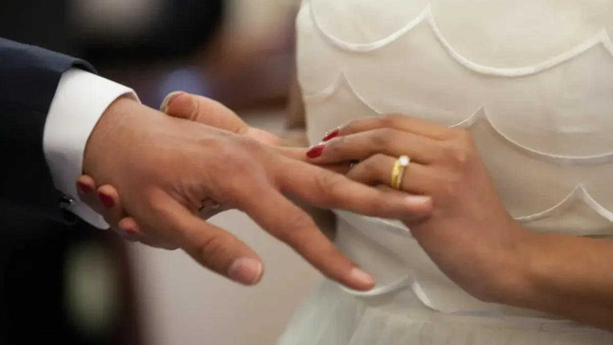 Выплаты за долгий брак 2024: сколько положена парам на 20, 30, 40, 50, 60 лет юбилея свадьбы — точные цифры  