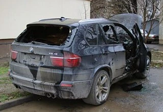BMW X5 подожгли