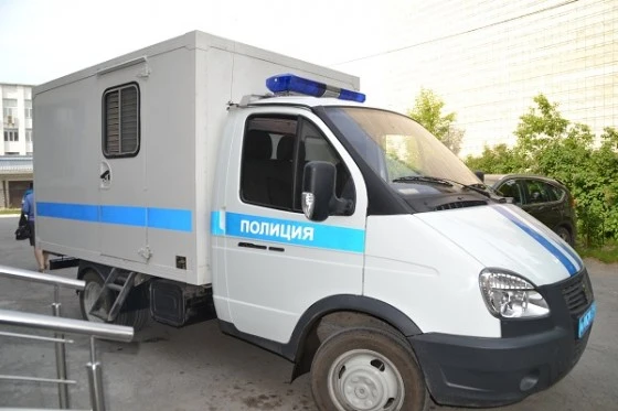 Автозак у городского суда Бердска Автозак у городского суда