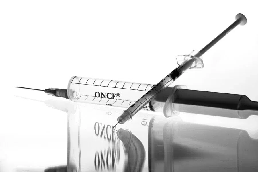 Новый список противопоказаний к вакцинации от коронавируса утвердил Минздрав