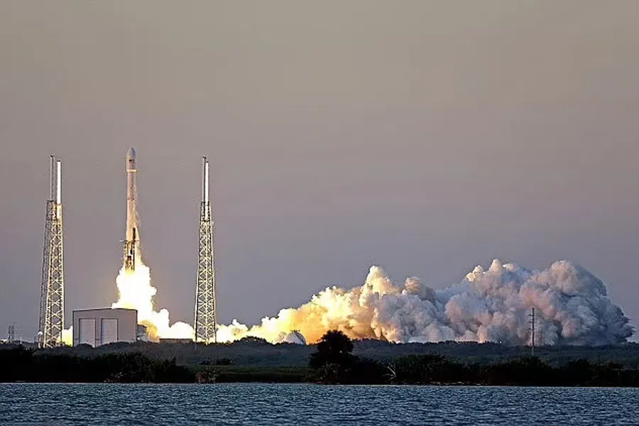 Ракета SpaceX Falcon 9 приближается к посадке на Луну: посадка должна состояться 4 марта 2022 года