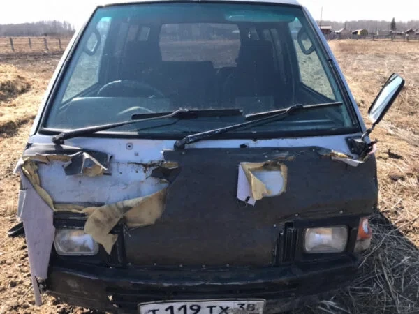 Мужчины совершали кражи во время движения автомобиля
