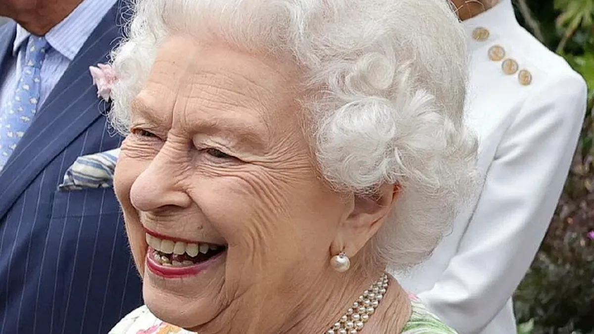 GB News: Британская королева Елизавета II умерла от рака костного мозга