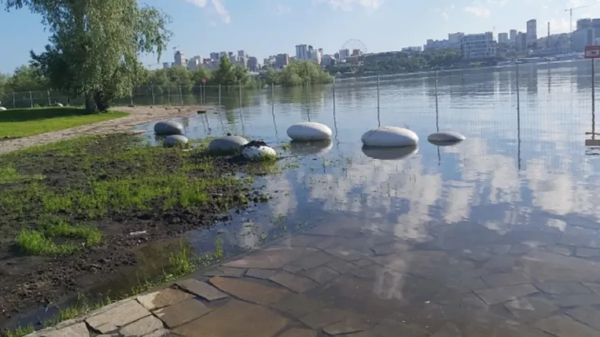 Обь затопила новый парк «Арена» в Новосибирске — фото