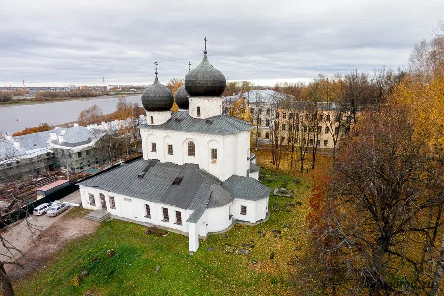 храм