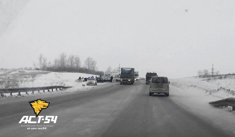 Крупное ДТП на трассе м-52 Крупное ДТП на трассе м-52