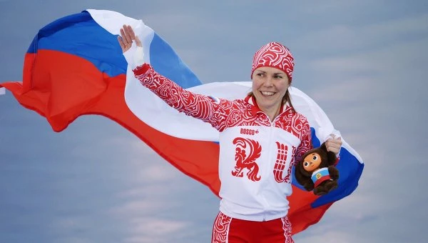 Российская конькобежка Ольга Граф принесла России первую медаль зимних Олимпийских игр 2014 года в Сочи, завоевав бронзу на дистанции 3000 метров