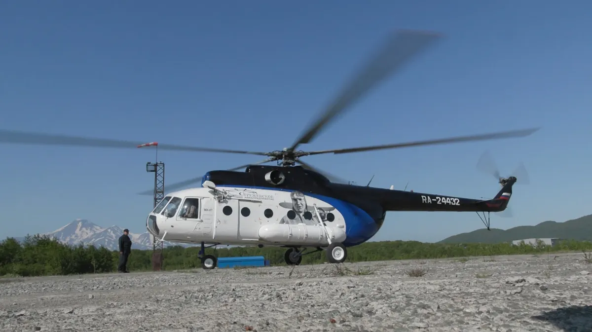 На Камчатке едва не разбился вертолет со школьниками и экстренно приземлился на вулкане