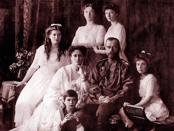 Император Николай II и его семья были расстреляны летом 1918 года в доме Ипатьевых в Екатеринбурге