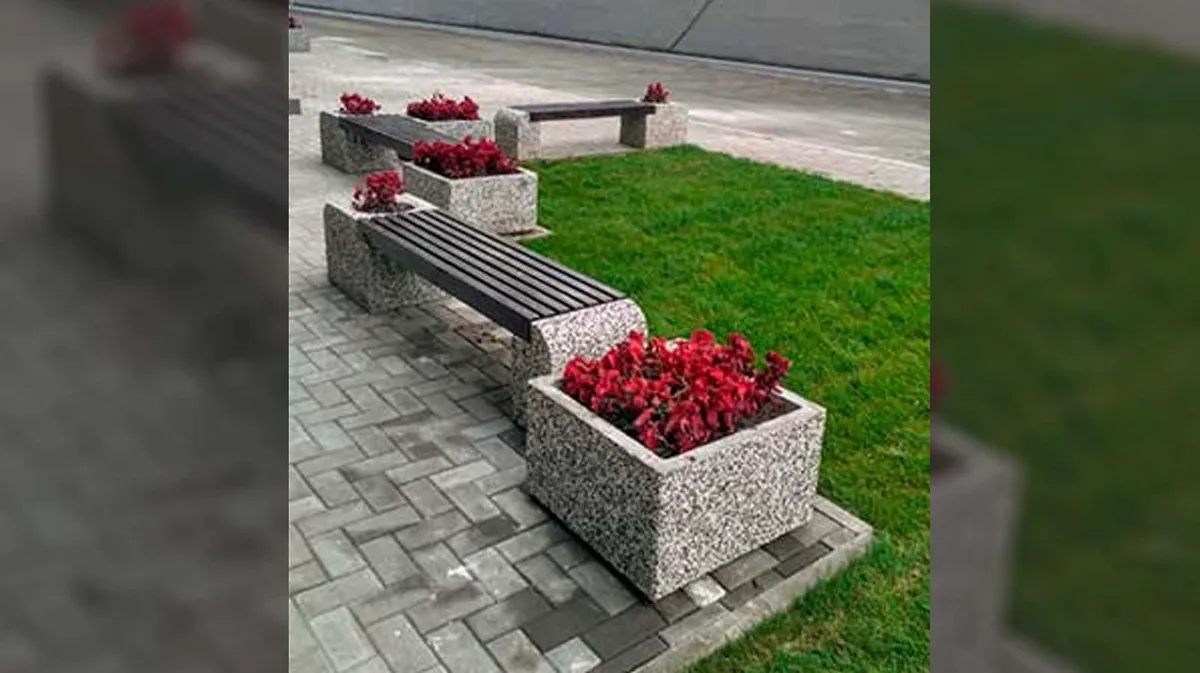 Вазоны из бетона для кустарников и цветов. Фото: vazon54.ru