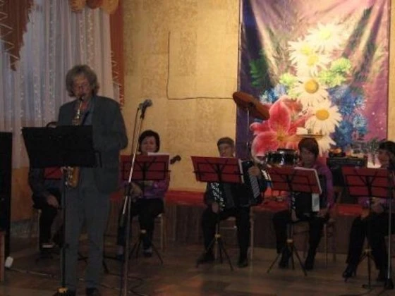 Юбилей отметил ансамбль "Сувенир"